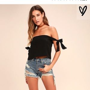 Lulu’s off the should top